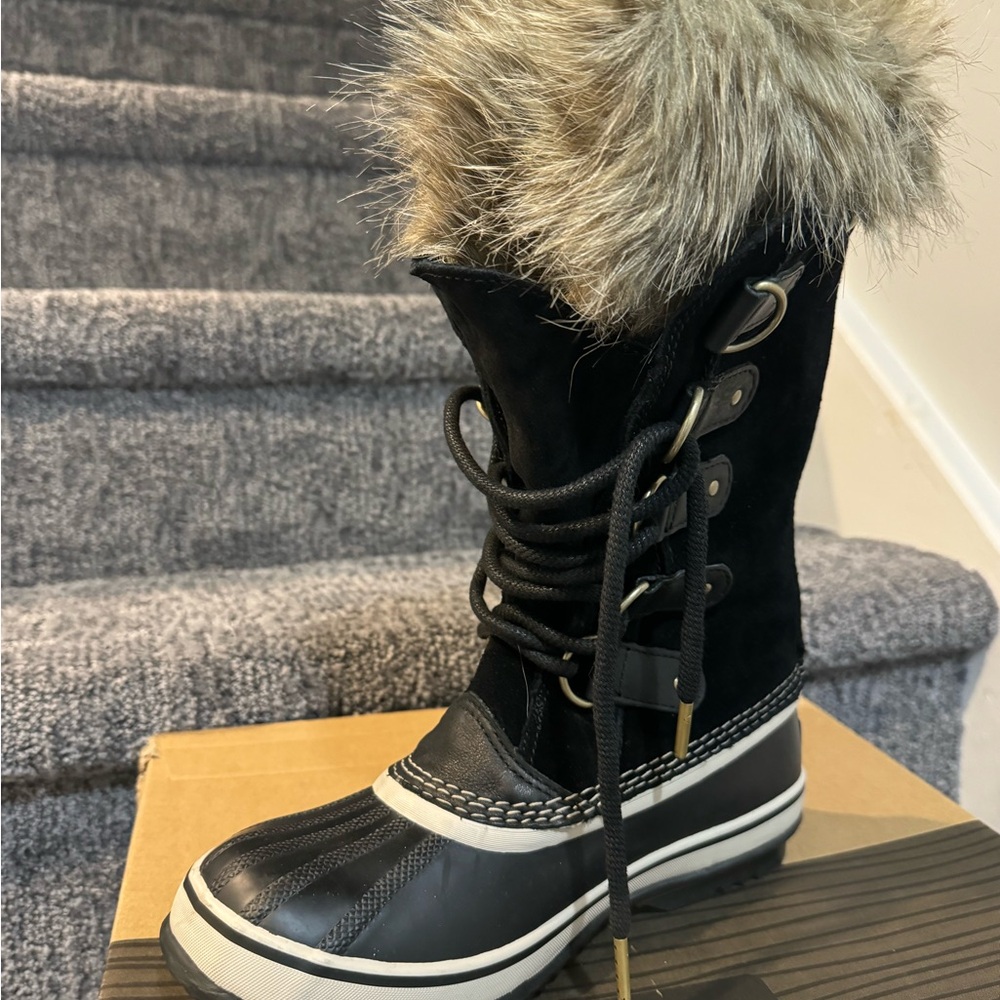 Sorel black boots